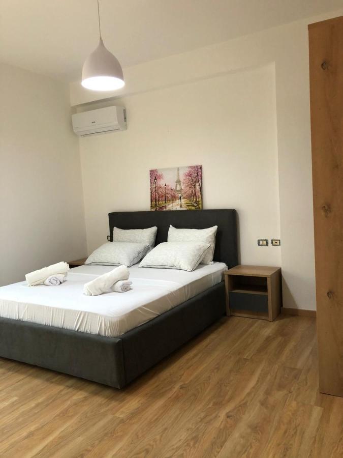 Lovely Sea View Apartment Vlore Luaran gambar