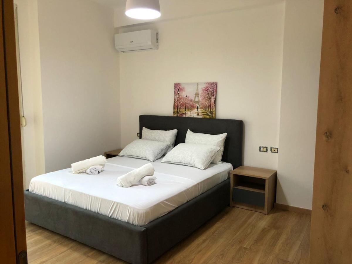 Lovely Sea View Apartment Vlore Luaran gambar