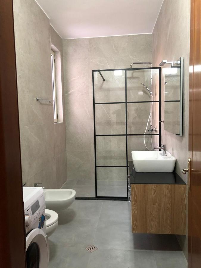 Lovely Sea View Apartment Vlore Luaran gambar